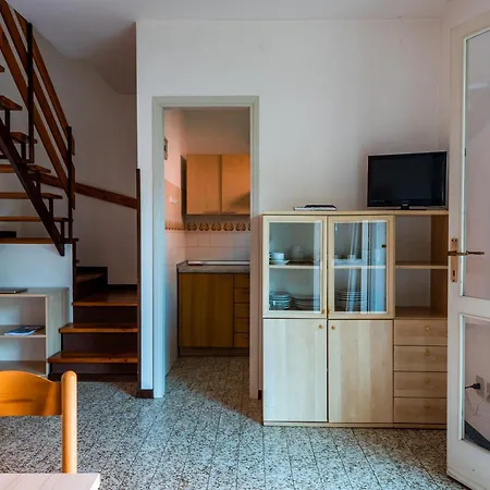 Charming With Swimming Pool Near The Apartment Bibione