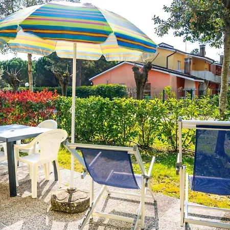 Apartment Charming With Swimming Pool Near The