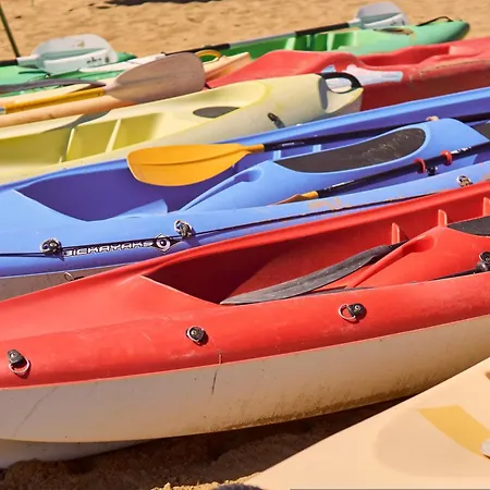 Lägenhet Charming House Near The With Pool