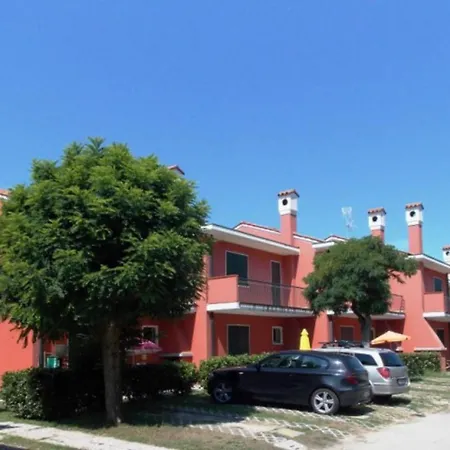 Charming With Swimming Pool Near The Διαμέρισμα *