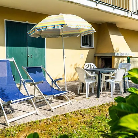 Charming House Near The With Pool Lägenhet *