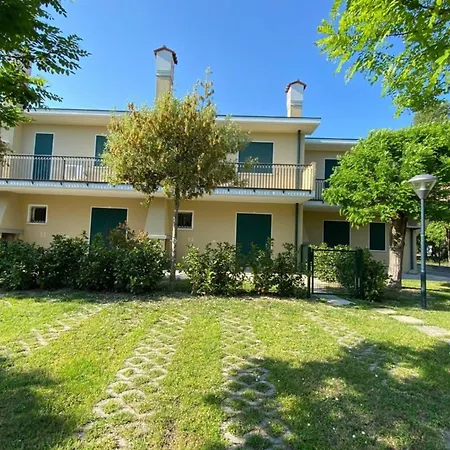 Charming House Near The With Pool Διαμέρισμα Μπιμπιόνε