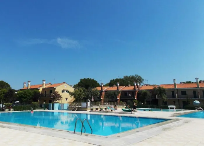 Apartman Charming With Swimming Pool Near The *