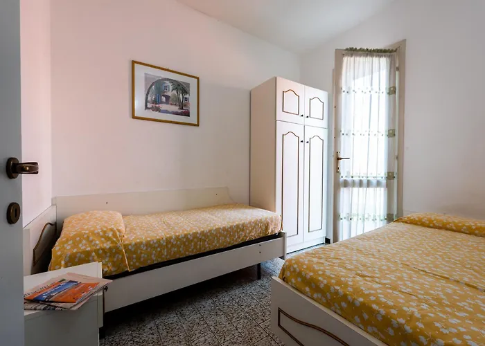 Apartment Charming With Swimming Pool Near The *