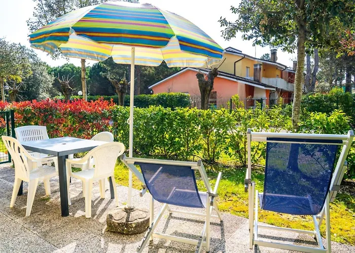 Apartment Charming With Swimming Pool Near The